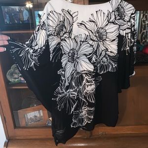 NWT JM Collection XL Black and white top
